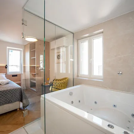 Lu Heritage & Palace 4* Split