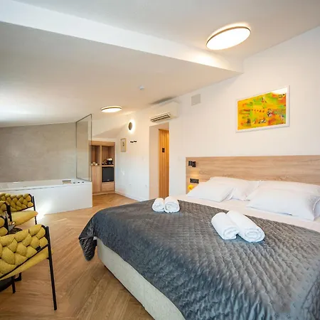 Penzion Lu Heritage & Palace 4*