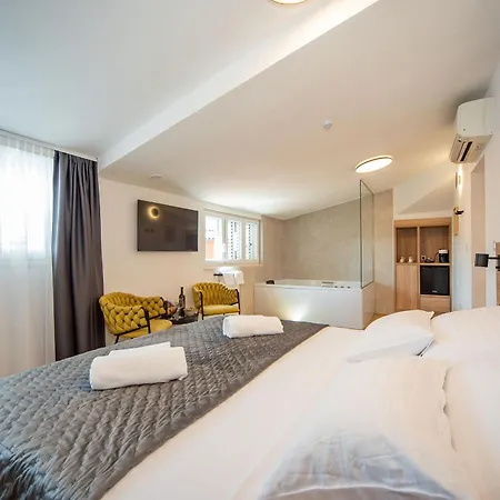 Penzion Lu Heritage & Palace