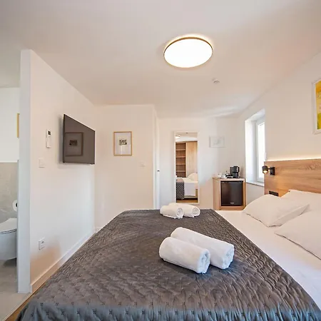 Lu Heritage & Palace 4* Сплит