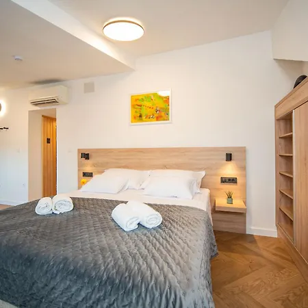 Lu Heritage & Palace