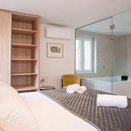 Lu Heritage & Palace