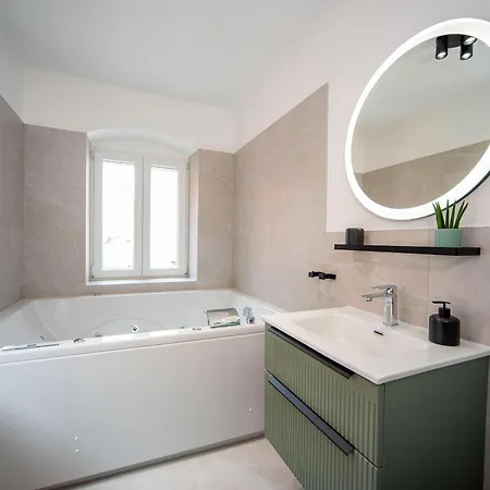 Gæstehus Lu Heritage & Palace