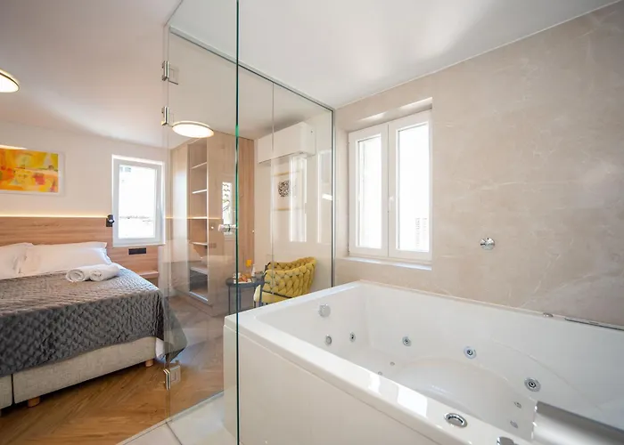 Πανσιόν Lu Heritage & Palace