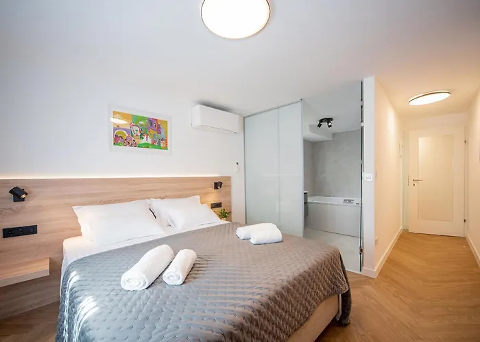 Lu Heritage & Palace