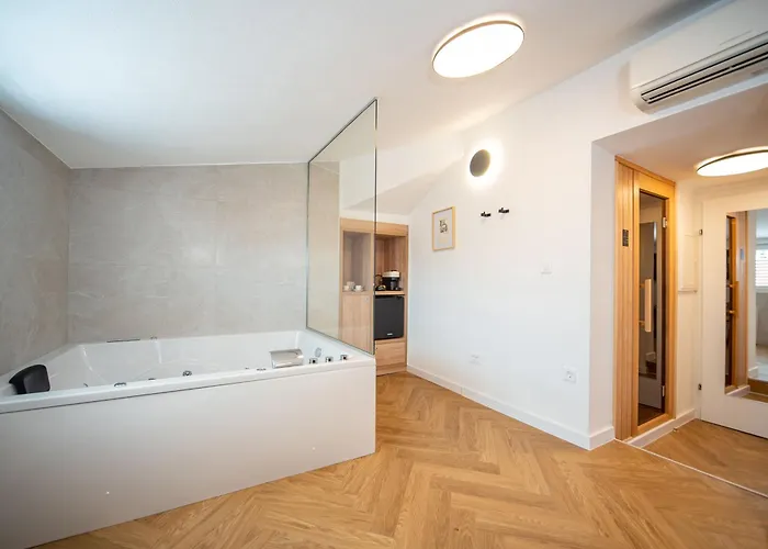 Lu Heritage & Palace 4* Σπλιτ